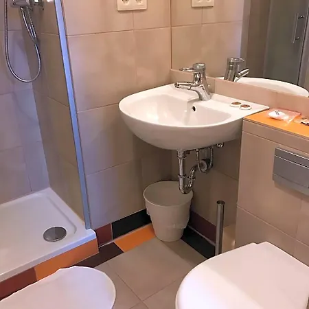 Podzamcze 3*