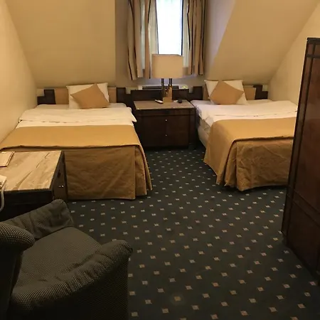 波德扎克酒店 3*