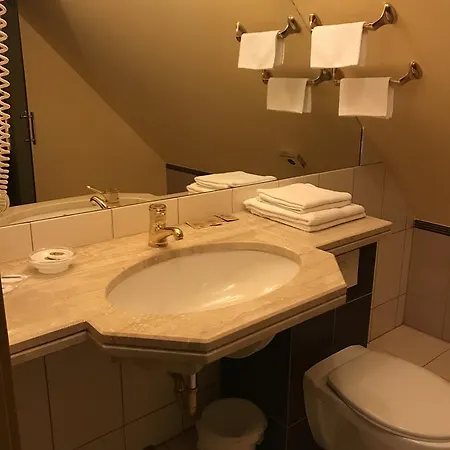 מלון Podzamcze 3*