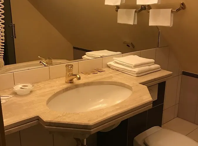 מלון Podzamcze 3*