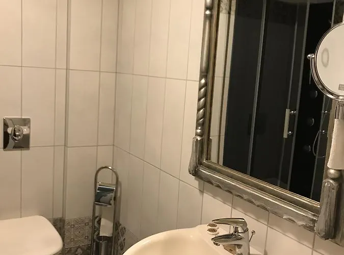 Hotel Podzamcze 3*